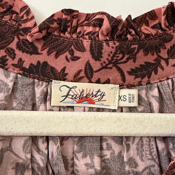 Faherty Blouse - Picture 2 of 3